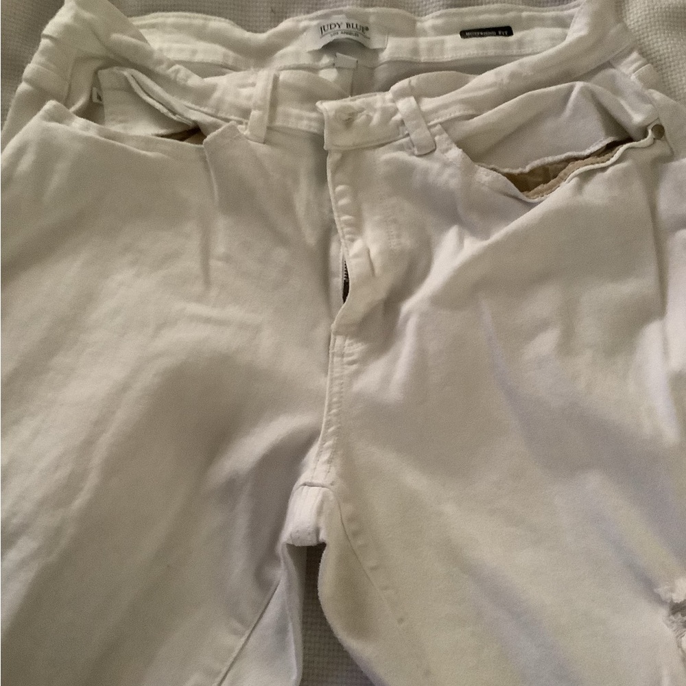 Judy Blue white distressed jeans